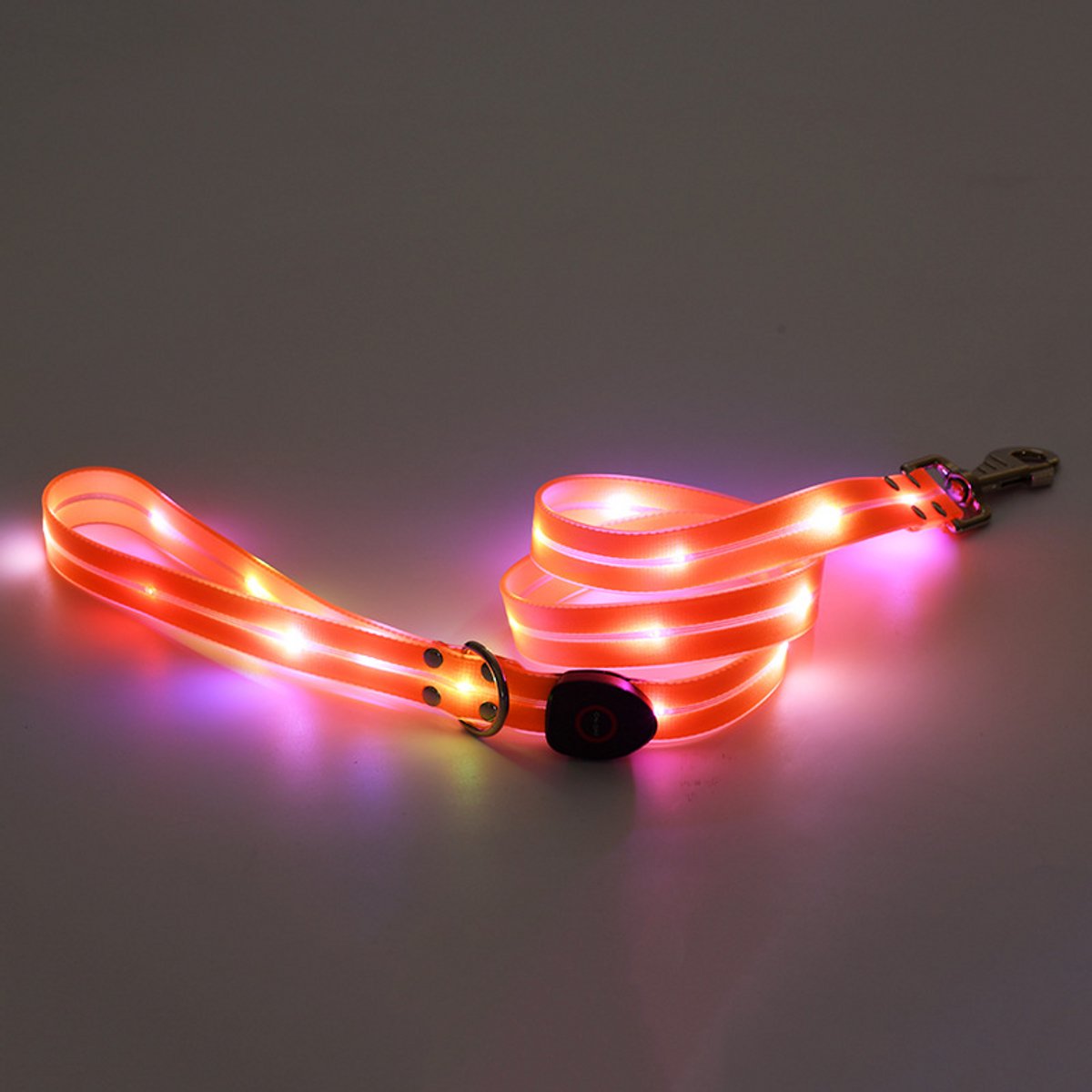 LED Waterdichte hondenriem Oranje USB Oplaadbaar, brengt licht in het donker voor veilige nachtelijke wandelingen voor Kleine, middelgrote tot grote honden