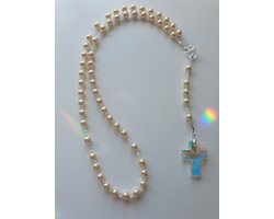 Rozenkrans, Paternoster gemaakt met Parels van Swarovski in de kleur Light Gold Pearl, met een prachtig Swarovski kruis in de kleur Aurora Boreale. Gebedssnoer, Kruisteken, Meditatie, Spiritueel, Geloof, Geloofssteken, Gebed, Gebedsketting, Kerstpak