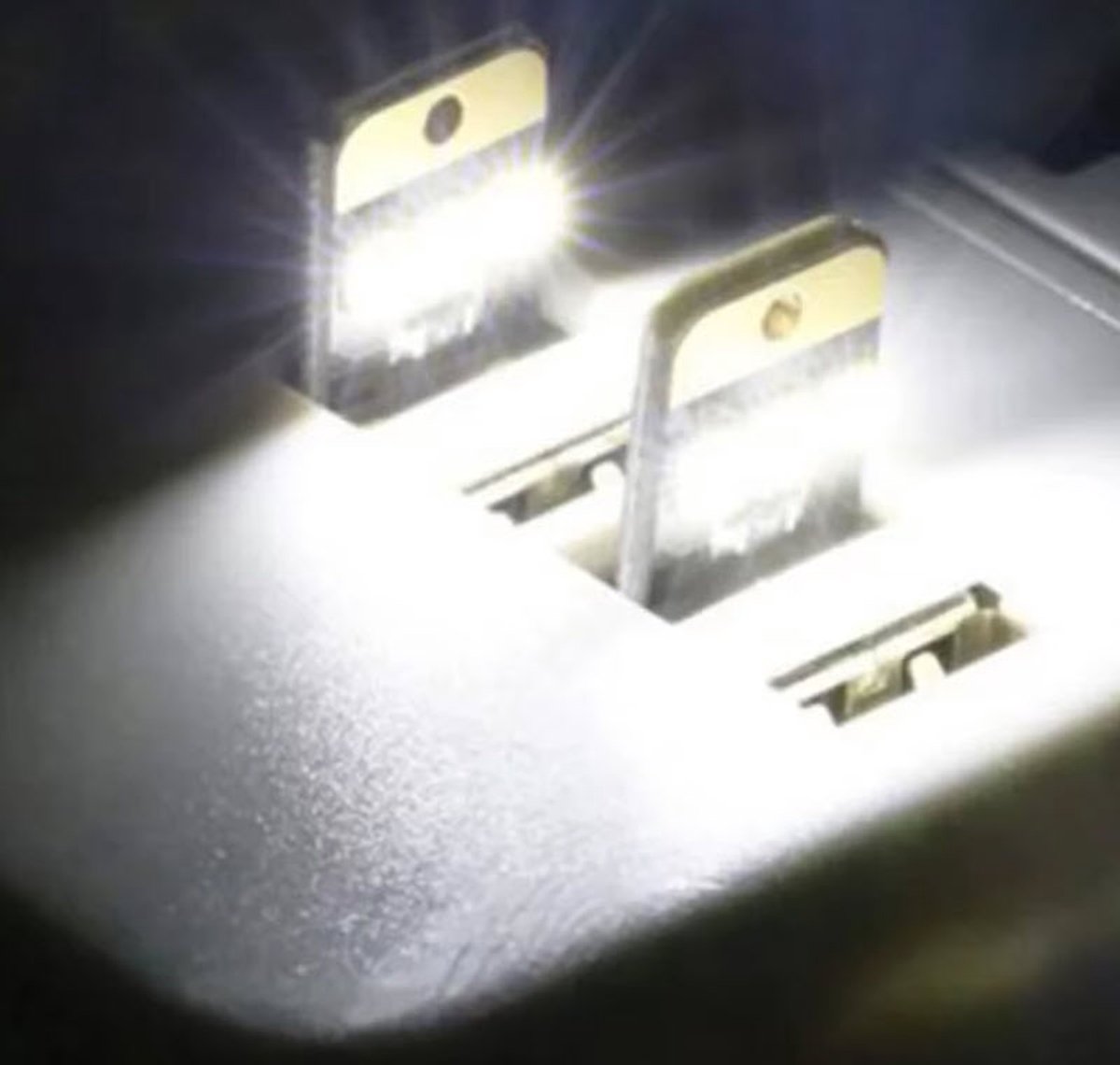 Ultra-Compacte Mini LED Nachtlamp Boeklicht – 5V 0.2W USB Licht met 2835SMD LED's – Draagbare en Energiezuinige Verlichting voor Laptop, Powerbank en Computer (6000K Koud Wit) 1st — cadeau in Gadgets - foto 4