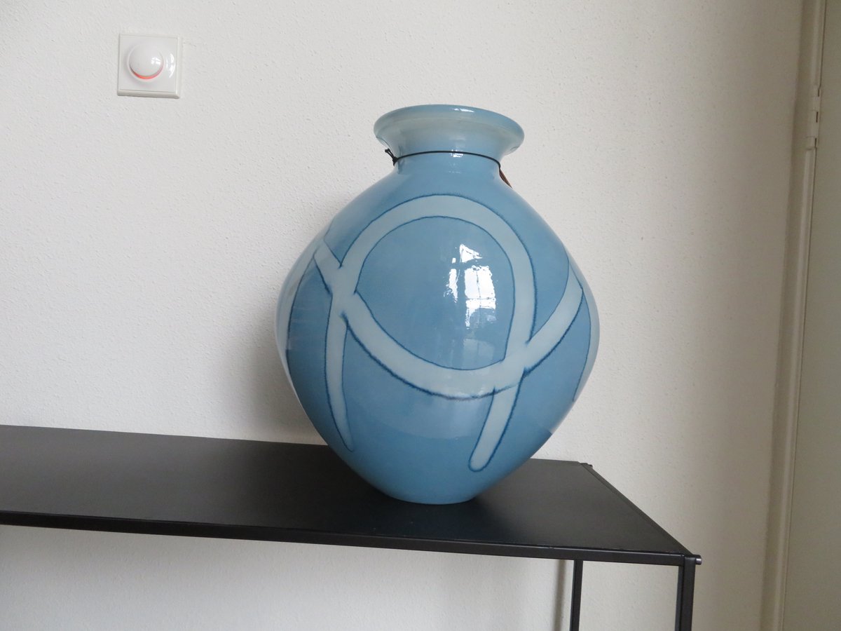 Vaas - gerecycled glas - licht blauw - witte accenten - 37 cm hoog