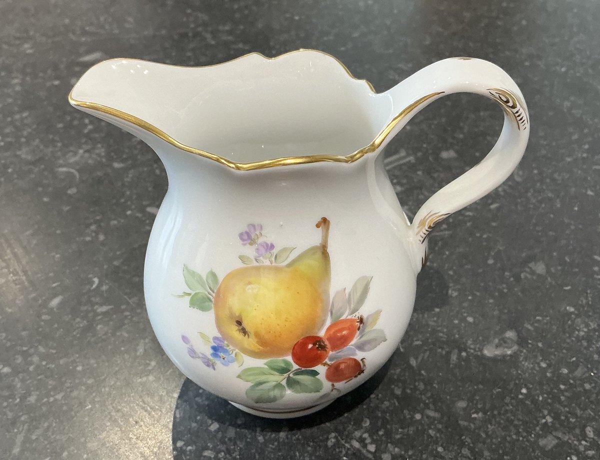 Meissen 2 Vruchten melkkan, New Cutout vorm