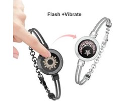 Lange Afstand Touch Armbanden met Verlichting en Trilling voor Stelletjes - Slimme Sun & Moon Liefdesarmbanden in Zilver en Zwart - Perfecte Cadeaus voor Relaties op Afstand, Digitale Armbanden voor Koppels