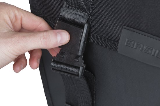 Basil Tour Waterproof dubbele fietstas MIK, 28L, zwart van Basil — afbeelding 2