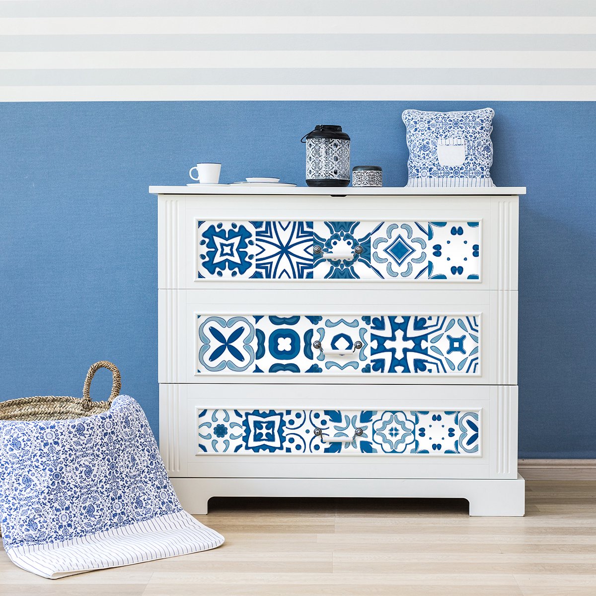 Ambiance Sticker Meubeldecoratiestickers - Zelfklevende stickers voor keuken en woonkamer - 24 cementtegel meubelstickers NOELIA - 24 stickers 15x15cm Multi color