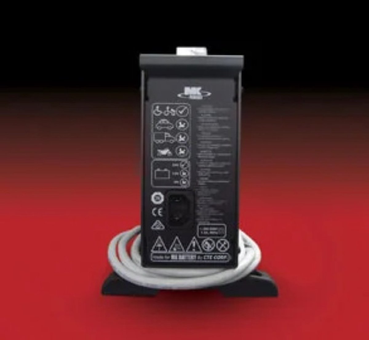MK Battery - Acculader voor uw scootmobiel (24V 8 Ah MK Battery) - Zwart