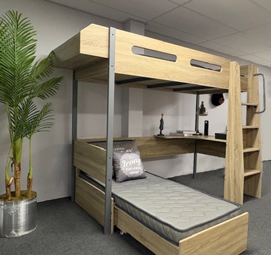 Jasper Hoogslaper met bureau en bank