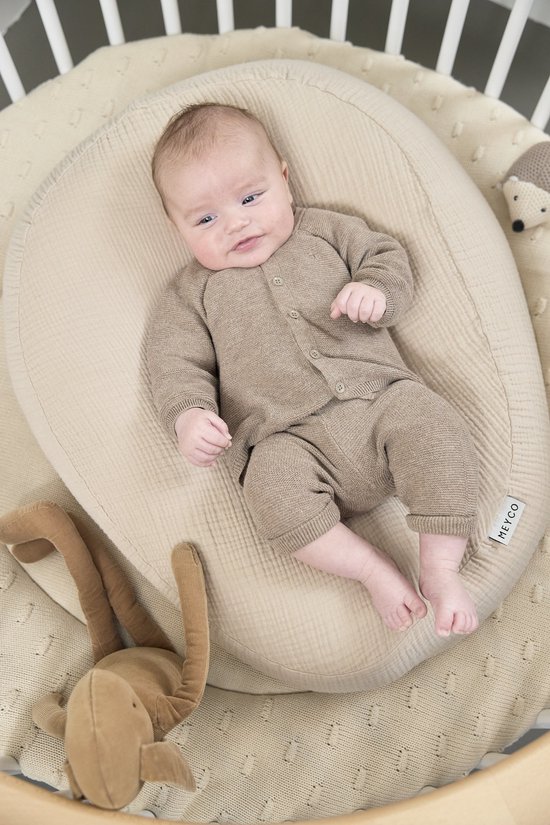 Meyco Baby Uni relaxhoes voor voedingskussen - pre-washed hydrofiel - sand van Meyco — afbeelding 4