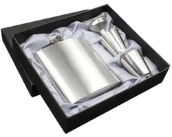 WiseGoods Luxe RVS Heupfles Giftset - Incl Trechter En Bekertjes - Platvink - Zakflacon 150ML - Cadeau - Veldfles Outdoor - Zilver