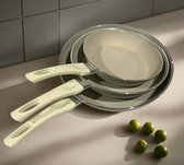 Bol.com Basoo set van 3 koekenpannen (Ø 20 24 en 28 cm) - Zwart - Italiaanse kwaliteit - PFOA-vrij met anti-aanbaklaag - Creamy aanbieding