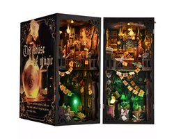 Meedeer DIY Book Nook Kit-3D houten puzzel boekensteunen-DIY miniatuur poppenhuis kit- Magisch Huis-Magische wereld-Booknook modelbouwset Met led en stofkap-houten modellen om te bouwen voor volwassenen