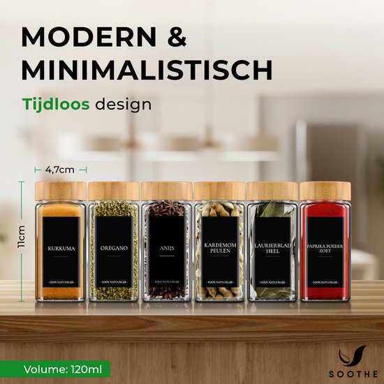 Zes glazen kruidenpotjes van 11cm hoog, met bamboedeksel, gevuld met kurkuma, oregano, anijs, kardemompeulen, laurierblad en paprikapoeder.