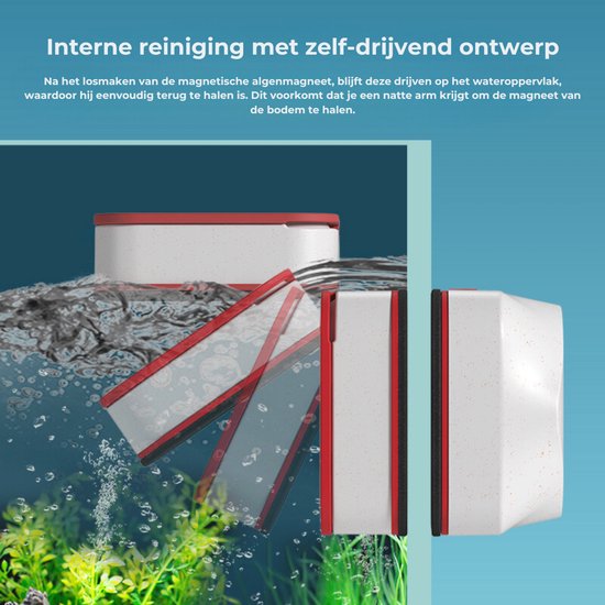 Witte algenmagneet met rode randen die in en uit het aquariumwater glijdt.