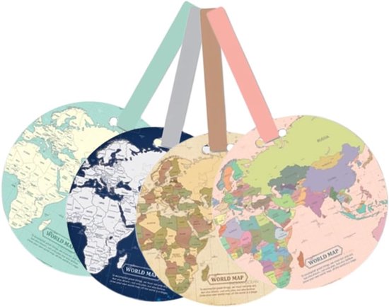 Vier ronde bagagelabels met wereldkaartmotief in de kleuren mintgroen, indigo, vintage en kleurrijk.