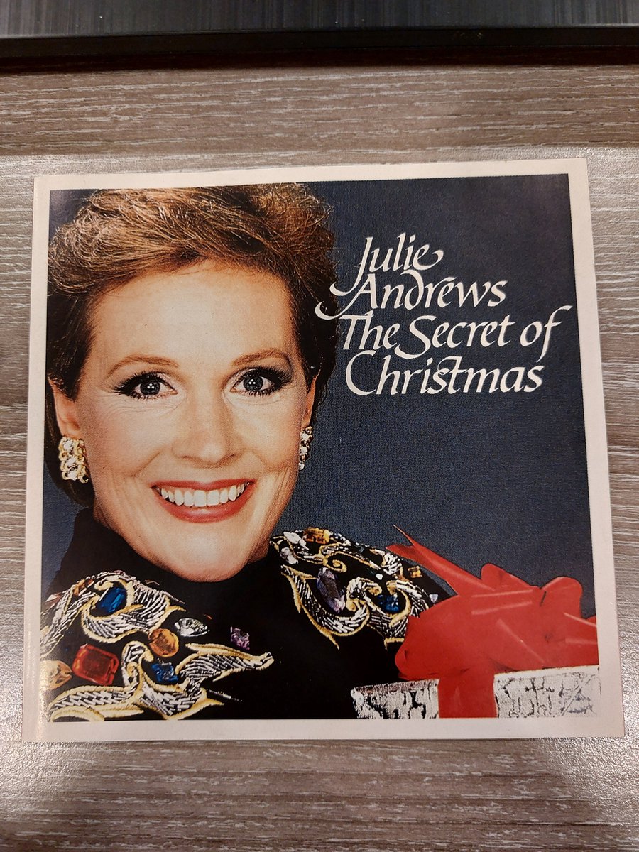 Julie Andrews – The Secret Of Christmas
