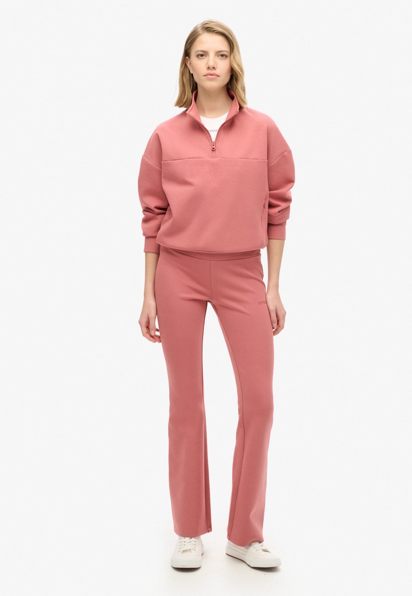 Superdry Sport Tech joggingbroek met lage taille en wijde pijpen Dames Broeken Weathered Rose