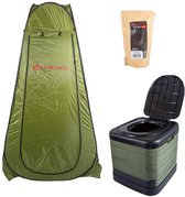Groene privacydouche tent, een opklapbare toiletpot en een zakje toiletzakjes, op een witte achtergrond.
