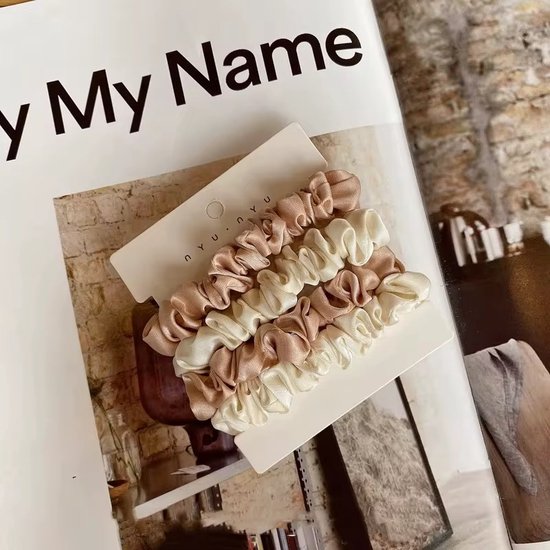 Élastiques Satin / Silk - Noeuds Silky - Élastiques Cheveux Satin / Élastiques Cheveux Silk - 4 pièces - Couleur: Beige / Blanc Cassé - Élastiques Cheveux Sans Kink - Sains pour vos cheveux - Chouchou Maigre Silk - Haute Qualité