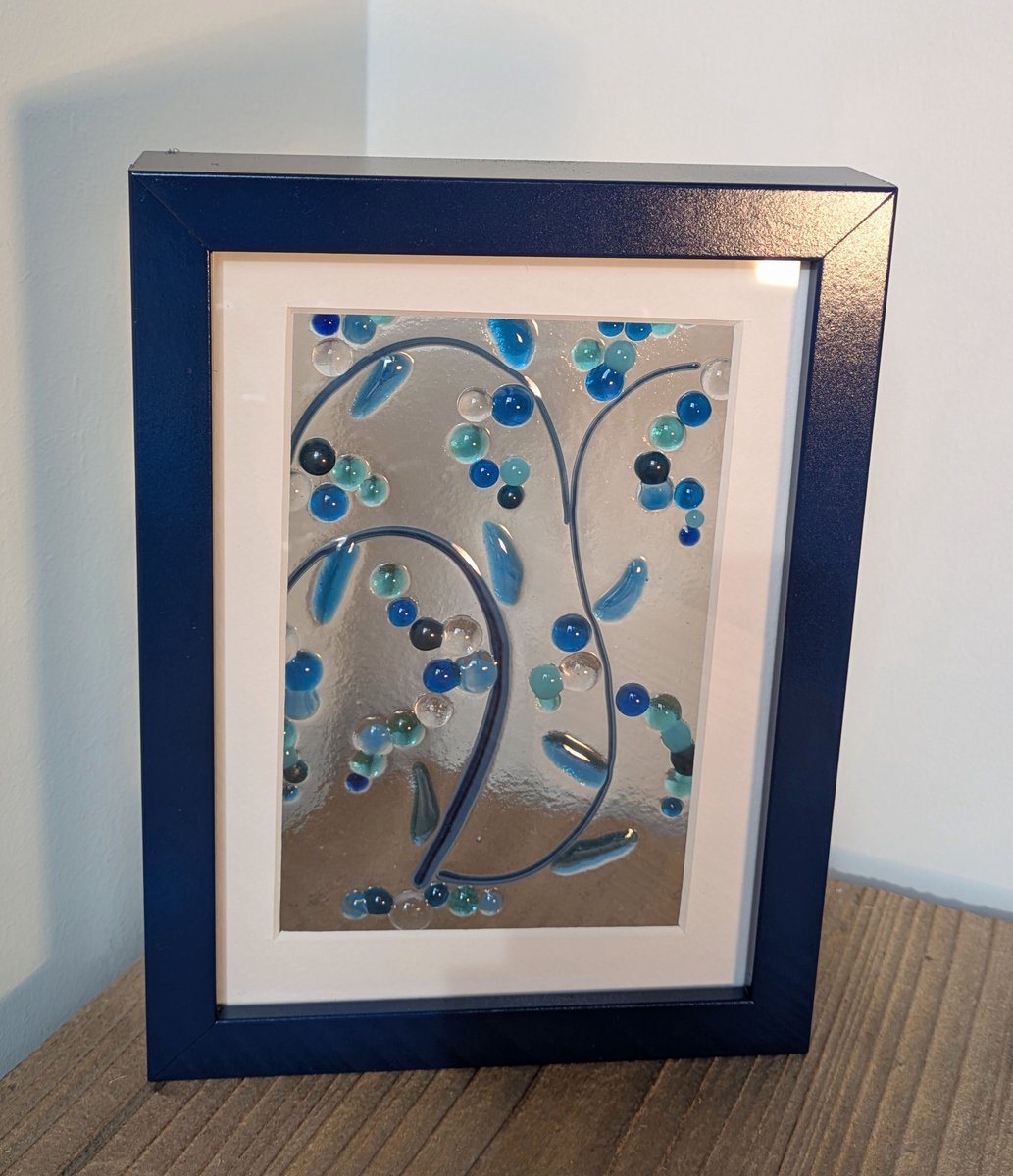 Handgemaakt schilderijtje met een thema van glas in een lijst, LENTE met blauwe dots