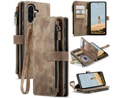 CaseMe Hoesje - Geschikt voor Samsung Galaxy A56 Hoesje - CaseMe C30 Book Case met Portemonnee - Bruin