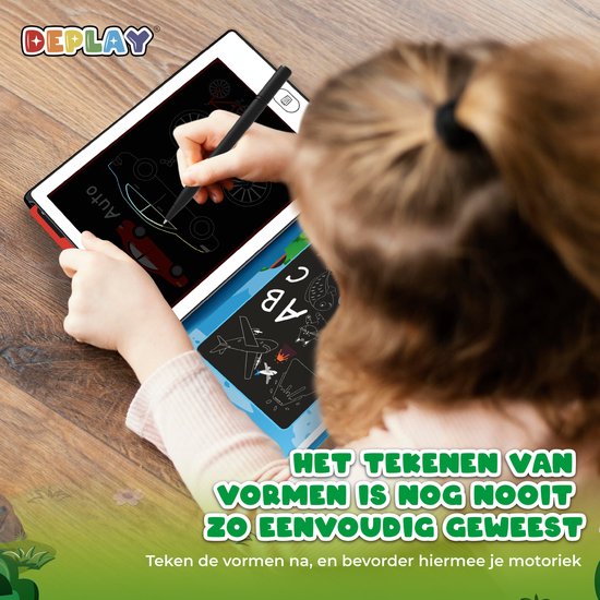 Meisje met de rug naar de camera tekent op een rode Deplay tekentablet. Een auto is getekend.