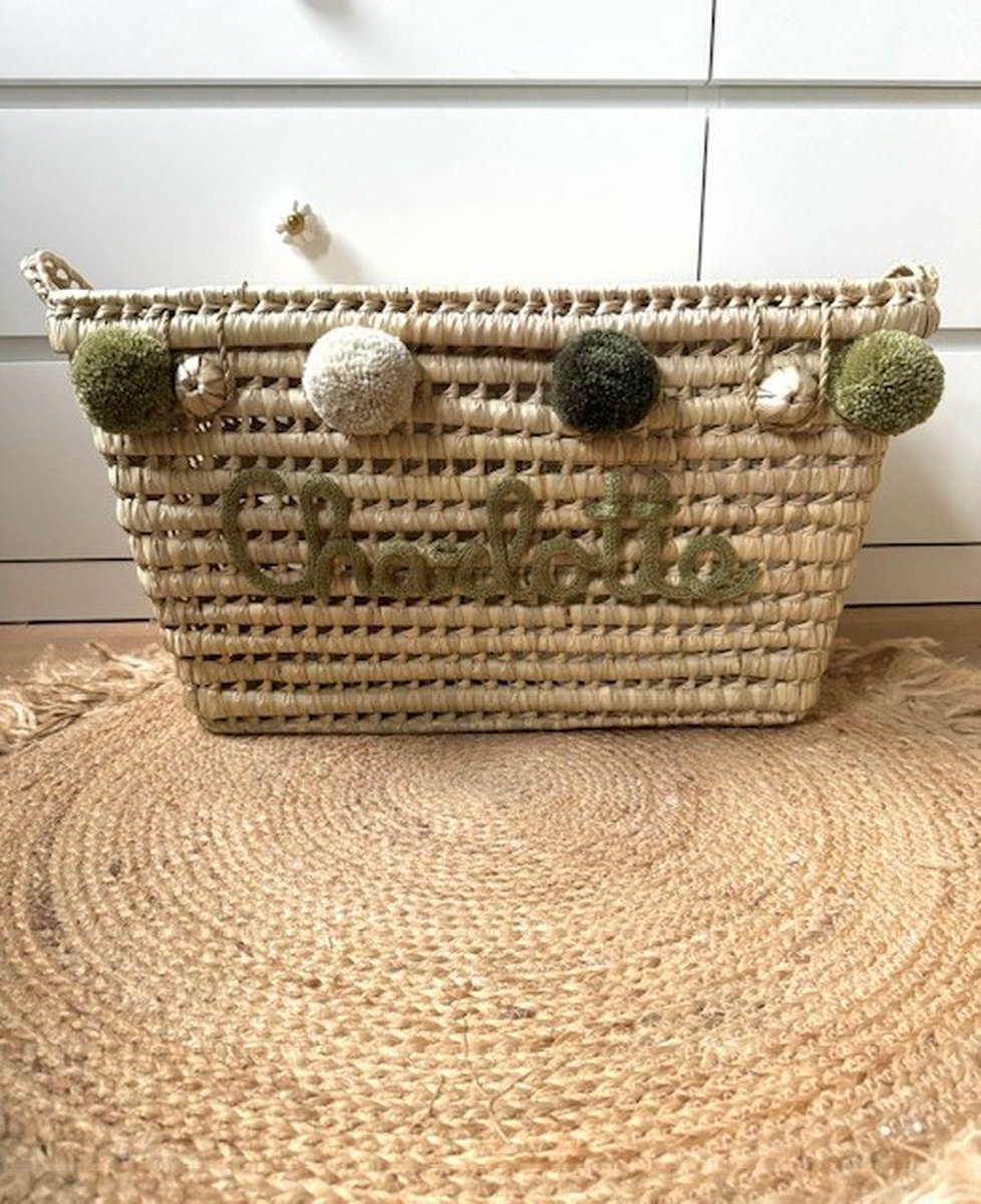 Opbergmand - Rieten mand - 60cm - Speelgoed - Opbergen - Mand met naam - Pompon - Wol - Gepersonaliseerd - Handgemaakt - Decoratie - Geboortegeschenk - Verjaardagscadeau - Kraamgeschenk - Geboorte - Marokko - Palmblad - Cadeau - Kinderkamer - Koffer