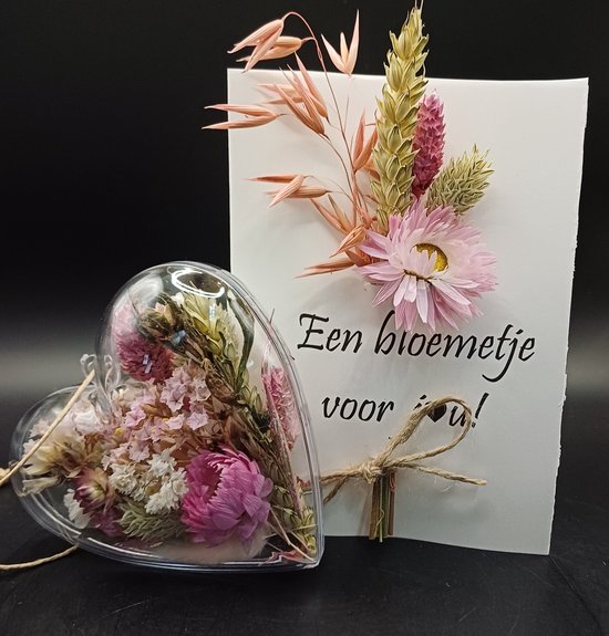 Droogbloemenkaart "Een bloemetje voor jou" incl. hart met droogbloemen in pastel roze en naturel | wenskaart | kaart | beterschapskaart | droogbloemen | sterkte | hart onder de riem | cadeau | liefde | interieur | woondecoratie |