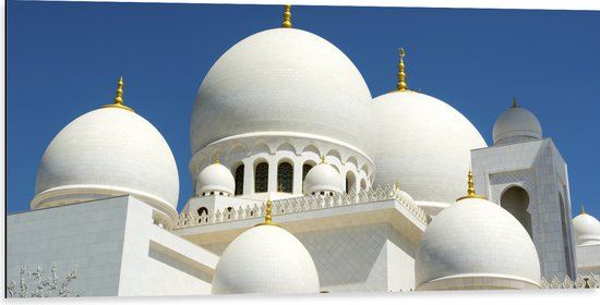 Dibond - Witte Sjeik Zayed-moskee onder Stralend Blauwe Lucht op Zomerdag in Abu Dhabi - 100x50 cm Foto op Aluminium (Wanddecoratie van metaal)