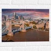 Muursticker - Uitzicht op Tower Bridge bij Ondergaande Zon, Londen - 40x30 cm Foto op Muursticker