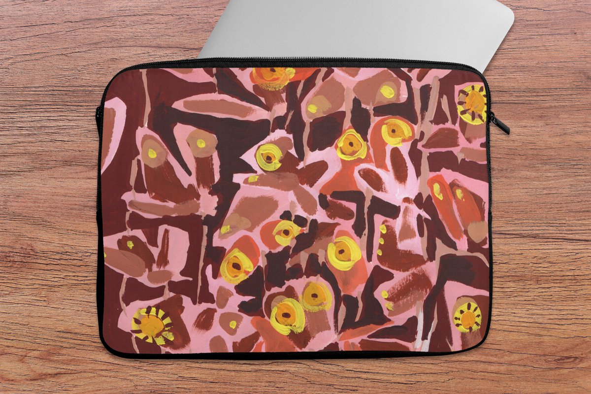 Laptophoes 14 inch - Bruin - Retro - Vlinders - Dieren - Hippie - Laptop sleeve - Binnenmaat 33x23 cm - Zwarte achterkant