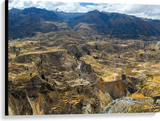 WallClassics - Canvas - Uitzicht over Bergen in Peru - 100x75 cm Foto op Canvas Schilderij (Wanddecoratie op Canvas)