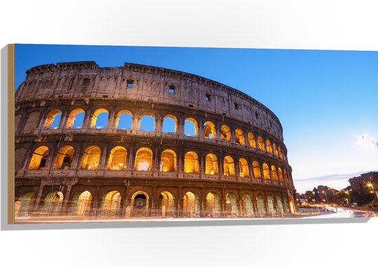 WallClassics - Hout - Weg langs Colosseum in de Avond - 100x50 cm - 9 mm dik - Foto op Hout (Met Ophangsysteem)