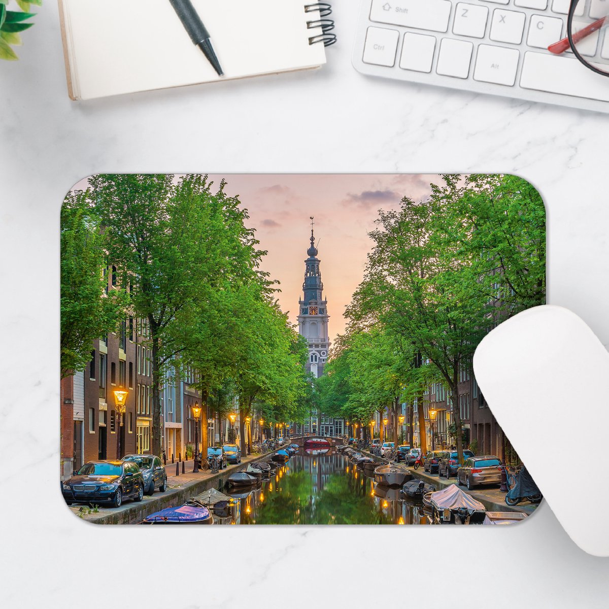 Muismat - Gracht in De Straten van Amsterdam - 25x18 cm - 2 mm Dik - Muismat van Vinyl