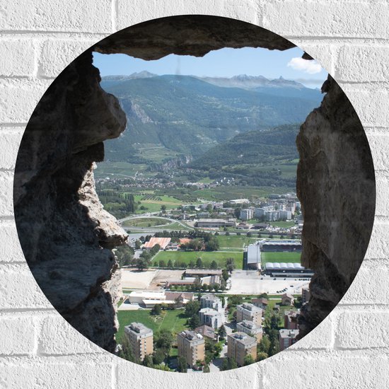 Muursticker Cirkel - Uitzicht over Dorp en Bergen - 60x60 cm Foto op Muursticker