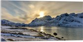 Acrylglas - Landschap bedekt door Sneeuw tijdens Zonsondergang - 100x50 cm Foto op Acrylglas (Met Ophangsysteem)