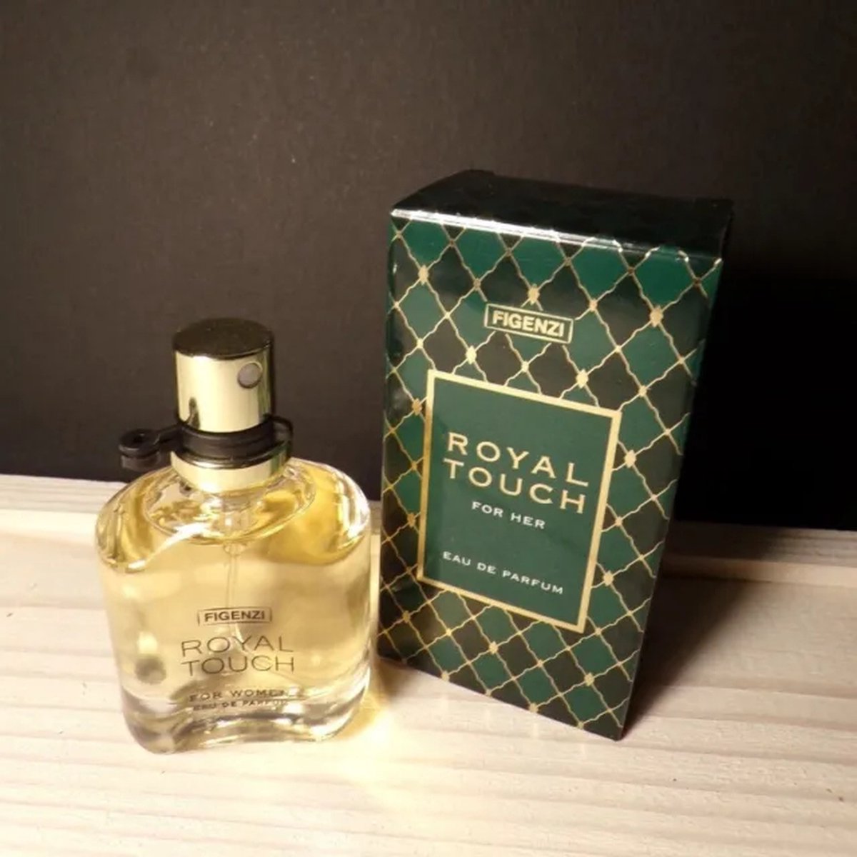 ROYAL TOUCH mini parfum - for her - EdP - 15 ml | bol.
