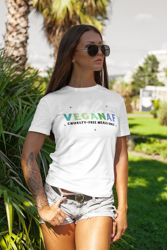 Shirt - VeganAF - Wurban Wear | Grappig shirt | Vegan | Unisex tshirt | Dieren | Dierenvriend | Vegan kookboek | Wit