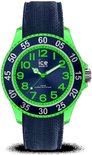 Blauw horloge met neon-groene lunette, wijzers en cijfers. Donkerblauwe band.