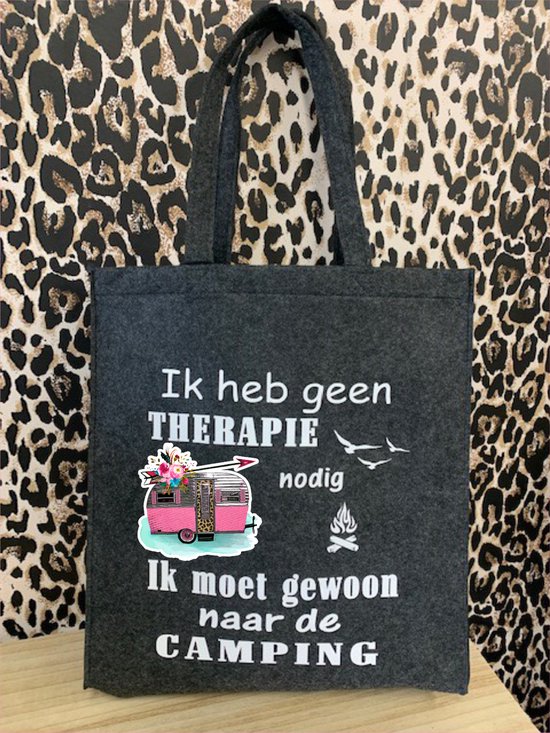 Vilten Shopper-Camping tas- Ik heb geen Therapie nodig ik moet gewoon naar de camping. Donkergrijs- Moederdagroze caravan