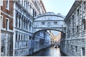 Poster Glanzend – Brug der Zuchten boven Smalle Rivier in Venetie, Italië - 75x50 cm Foto op Posterpapier met Glanzende Afwerking