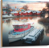 Hout - Verlaten Boot op het Water - 80x80 cm - 9 mm dik - Foto op Hout (Met Ophangsysteem)