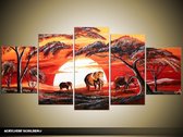 Schilderij -  Afrika - Rood, Geel - 150x70cm 5Luik - GroepArt - Handgeschilderd Schilderij - Canvas Schilderij - Wanddecoratie - Woonkamer - Slaapkamer - Geschilderd Door Onze Kunstenaars 2000+Collectie Maatwerk Mogelijk