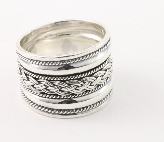 Brede zilveren ring met vlechtmotief en kabelpatronen - maat 21.5