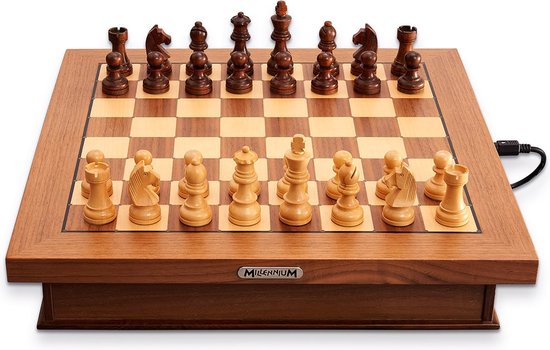 Afbeelding van het spel MILLENNIUM Exclusive Luxe Edition – het luxueuze E-board. Speel met schaakapps of speel online schaak op een van de comfortabelste schaakborden ter wereld.