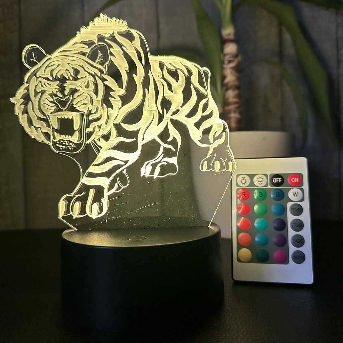 Klarigo® Nachtlamp – 3D LED Lamp Illusie – 16 Kleuren – Bureaulamp - Tijger Lamp – Dieren Lamp – Nachtlampje Kinderen – Creative lamp - Afstandsbediening