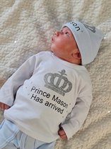 Geboorte pakje met naam - Prince Has Arrived | Exclusief baby pakje| Gepersonaliseerd Geboortepakje | Geboortesetje | Babyshower | Cadeau | Gepersonaliseerd kraamcadeau | Babyshower cadeau | Newborn Baby cadeau set | Bedrukte Baby Kleding