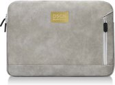DSGN MADE - Laptophoes 13 inch - Apple MacBook Air Pro 13.3-14 inch - Laptop Sleeve Hoes Case - Waterdicht - Suède - Leer - Extra vak - Goud Metaal Logo - Grijs