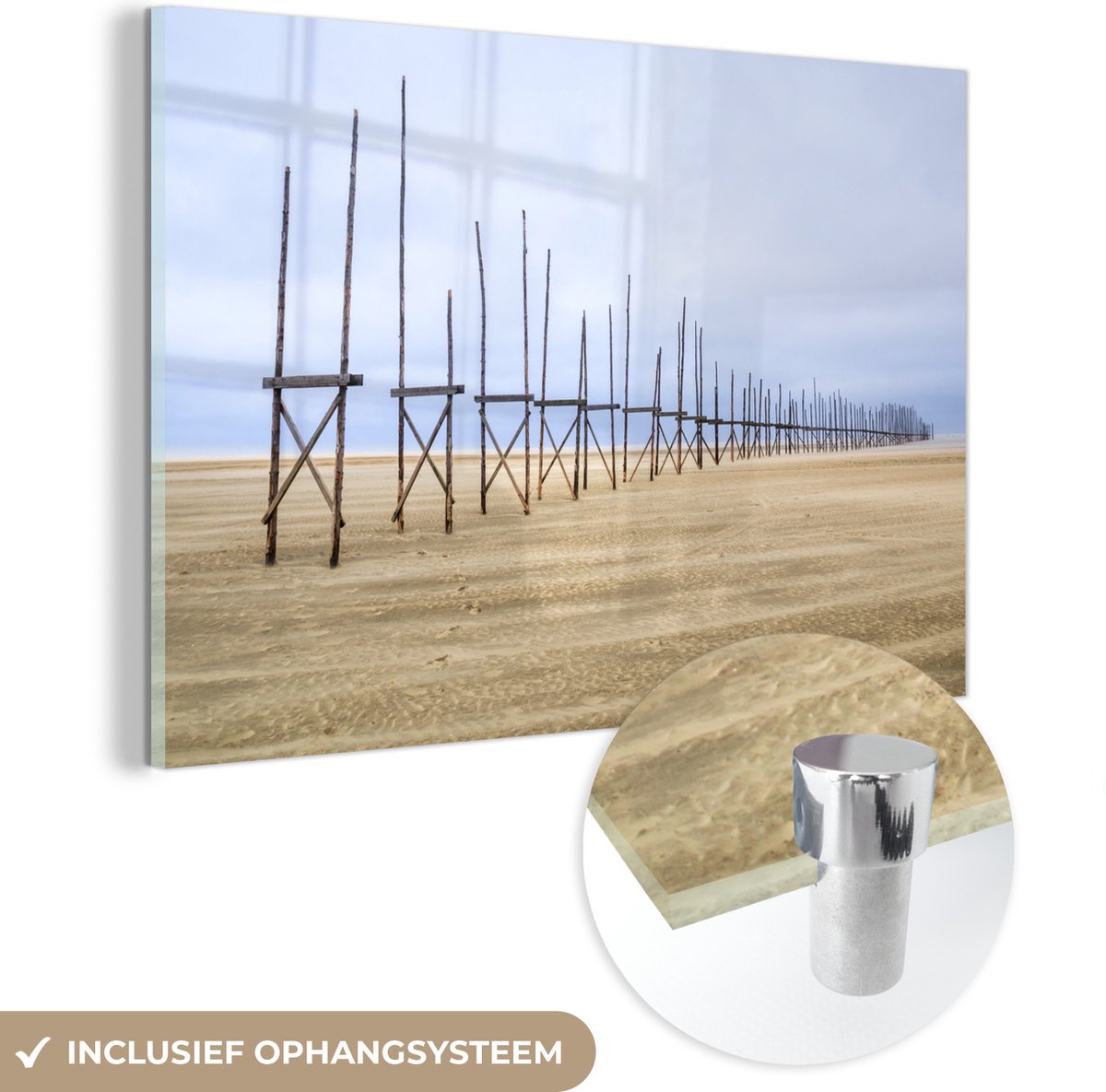 ® Glasschilderij 30x20 cm - Schilderij acrylglas - Palen op het strand van Vlieland - Foto