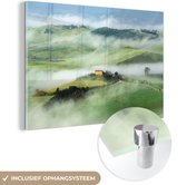 MuchoWow® Glasschilderij 60x40 cm - Schilderij acrylglas - Berg - Mist - Landschap - Toscane - Foto op glas - Schilderijen