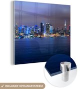 MuchoWow® Glasschilderij 90x90 cm - Schilderij acrylglas - New York - Skyline - Nacht - Foto op glas - Schilderijen