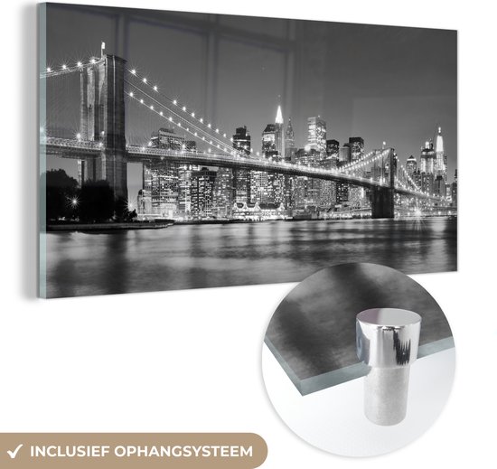 Glasschilderij - Foto op glas - Brooklyn - Brug - New York - Water - Zwart-wit - Acrylglas - Schilderijen woonkamer - 40x20 cm - Schilderij glas - Muurdecoratie - Schilderij New York